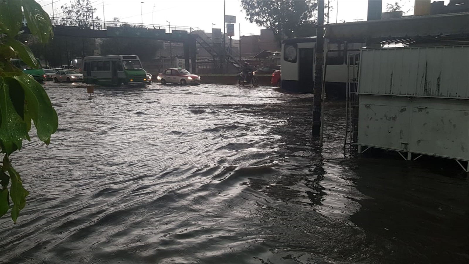 En el Estado de México dos hospitales se inundaron