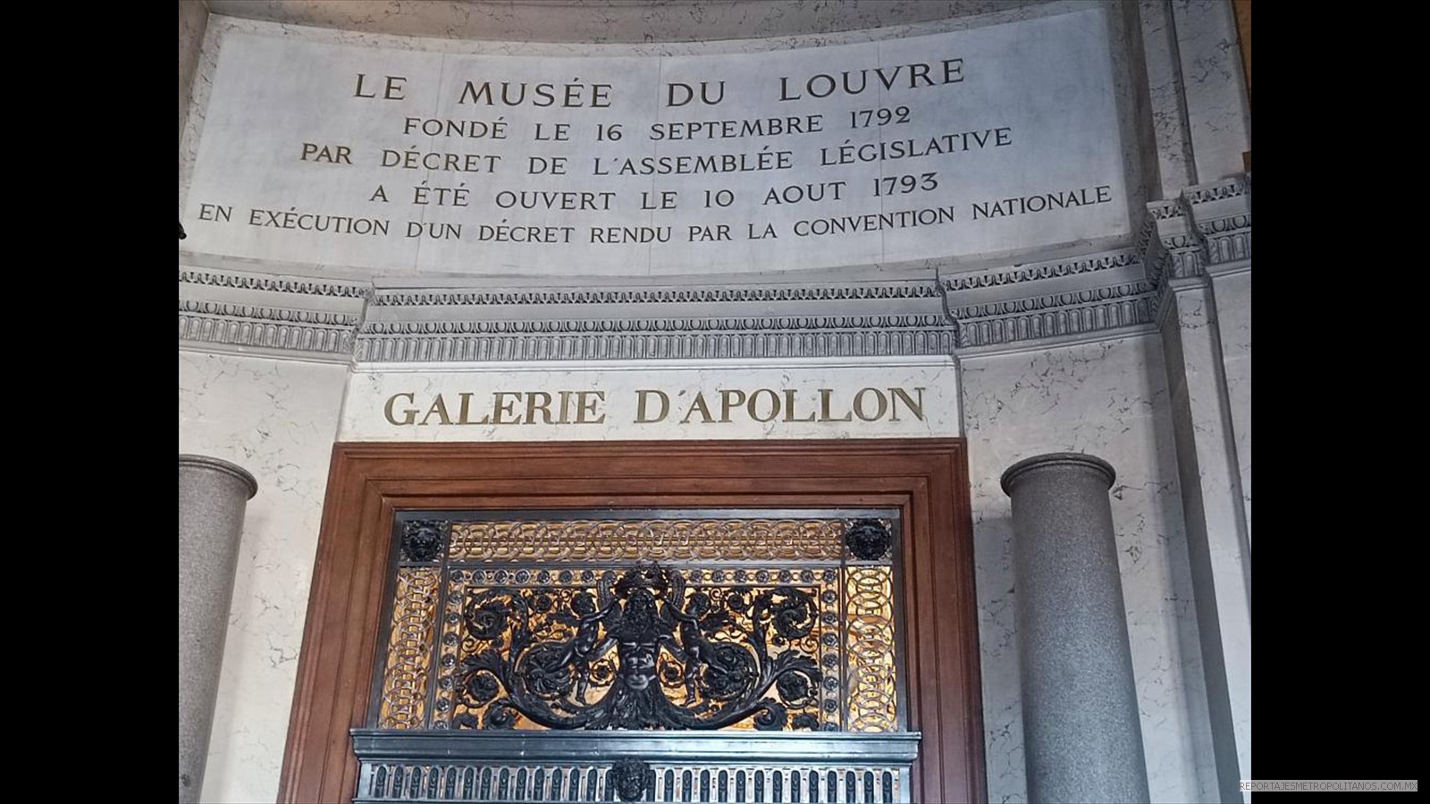 PLACA DE MUSEO LOUVRE