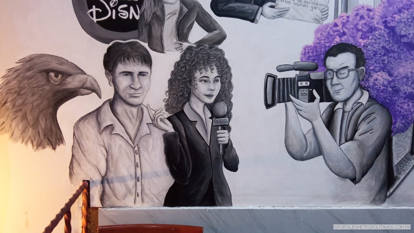 JOHNNY AYVAR EL ÁGUILA MAYOR DE LOS JONIC'S PRESENTE EN EL MURAL