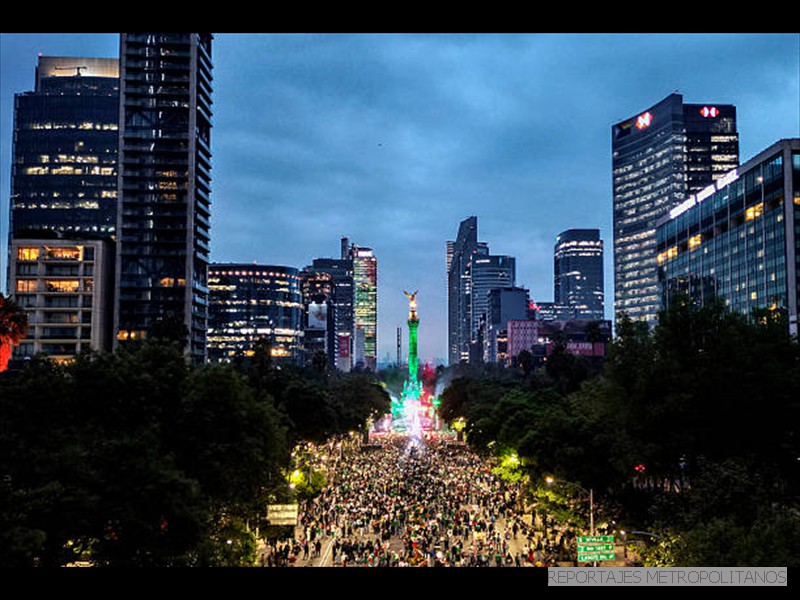 CIUDAD DE MEXICO SE CIMBRA POR EL TRINFO FUTBOLERO