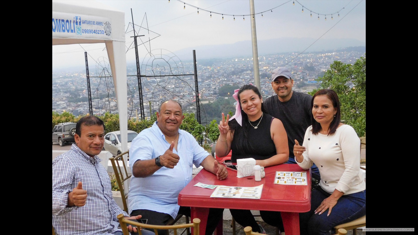 TERTULIA EN SANTO DOMINGO, ECUADOR