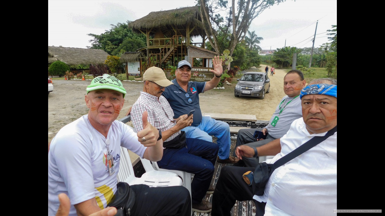 VISITANDO COMUNIDAD INDIGENA TSACHILA CHIGUILPE