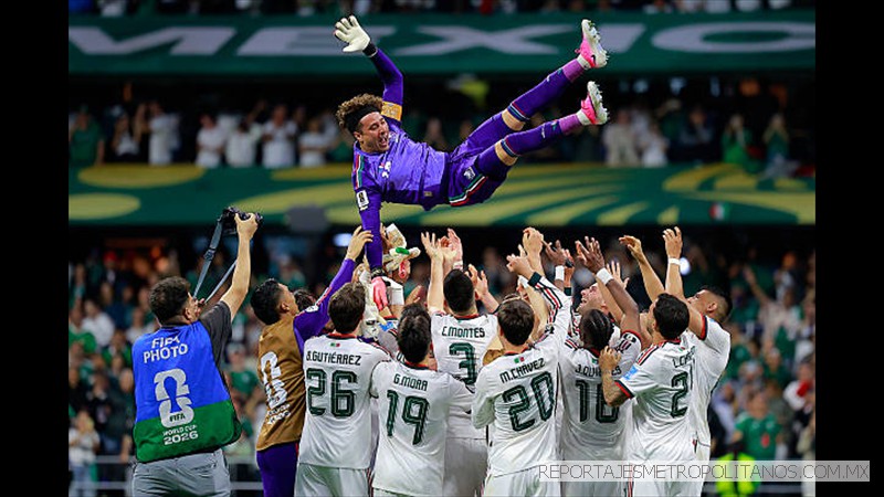 SELECCION MEXICANA ELEVA A OCHOA
