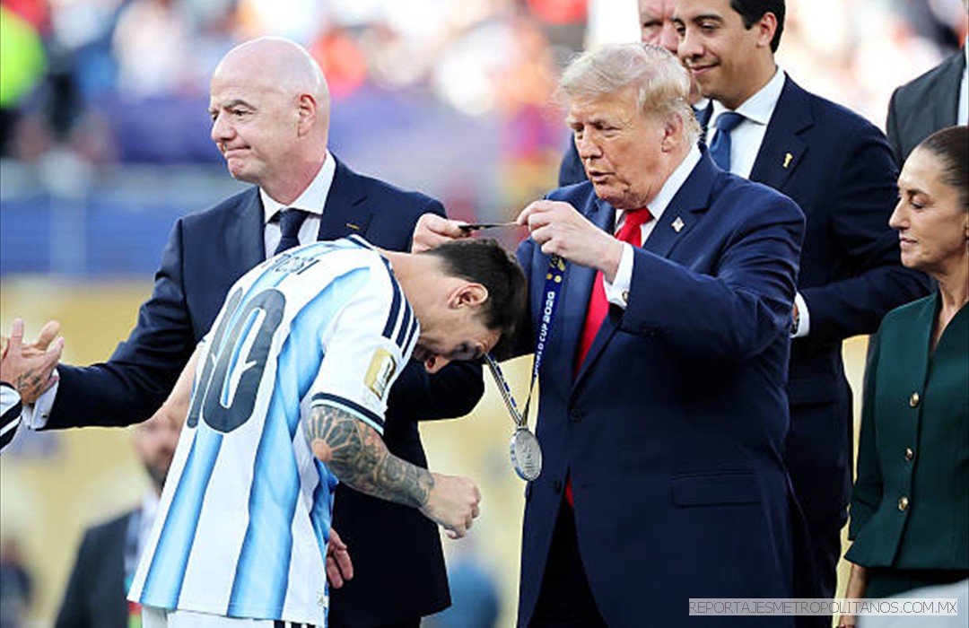 TRUMP CONDECORA A MESSI