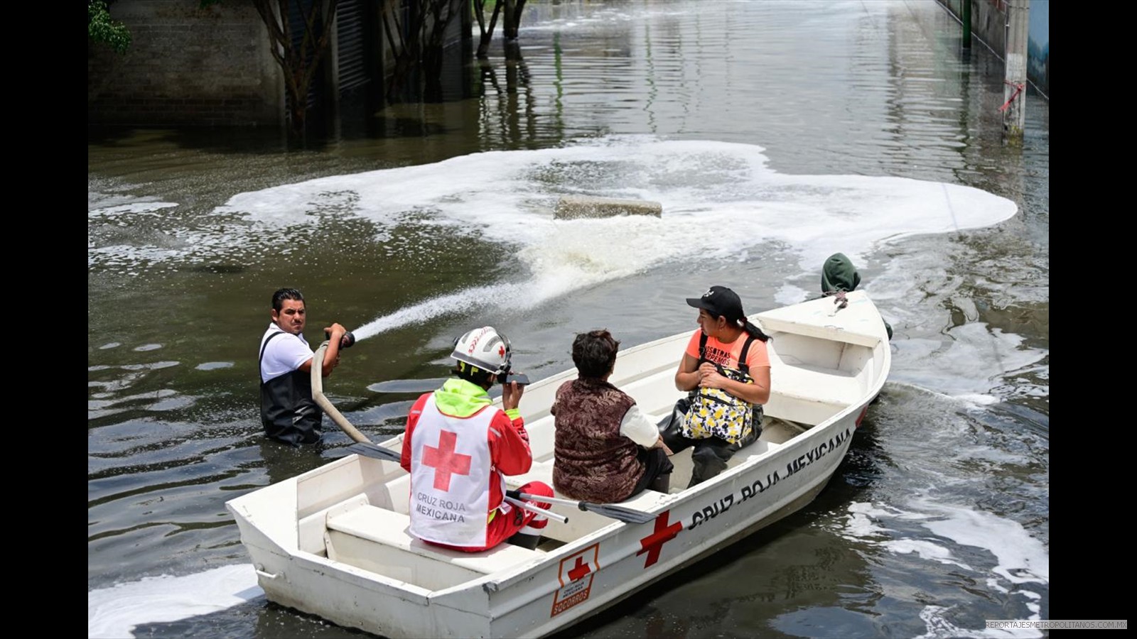 EN EDOMEX, CHLACO VIVE BAJO AGUAS NEGRAS