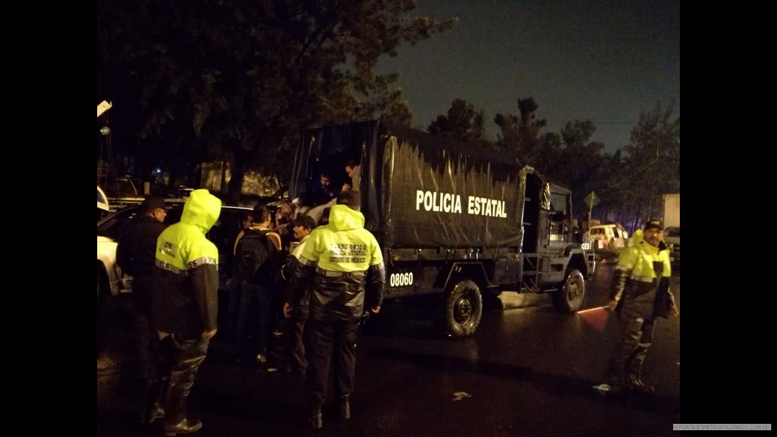 LOS TRASLADARON A ZONAS SEGURAS  EN UNIDADES POLICIACAS