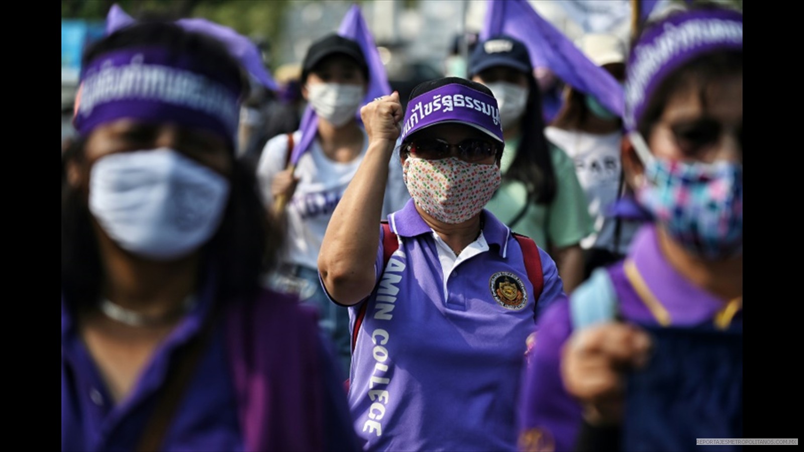 Mujeres militantes y sindicalistas se manifiestan en el Día internacional de la Mujer en Bangkok