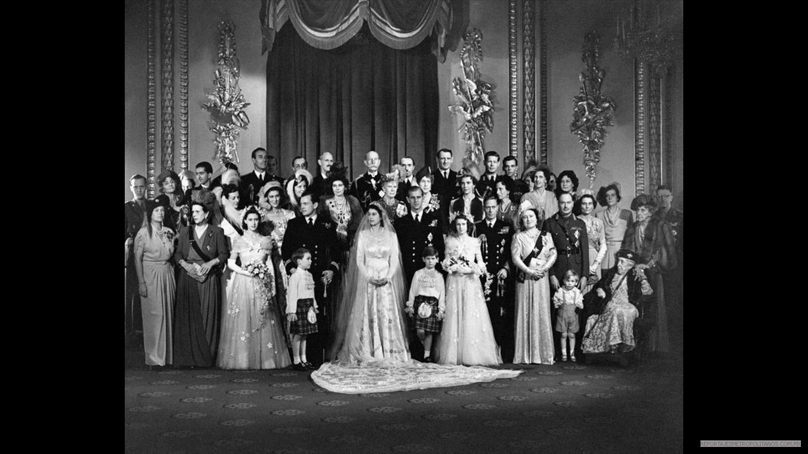 En su boda con  Felipe de Edimburgo, el 20 de noviembre de 1947 en la abadía de Westminster, en Londres