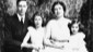 Rey Jorge VI, su esposa Isabel Bowes-Lyon, y sus  hijas, las princesas Isabel y Margarita.
