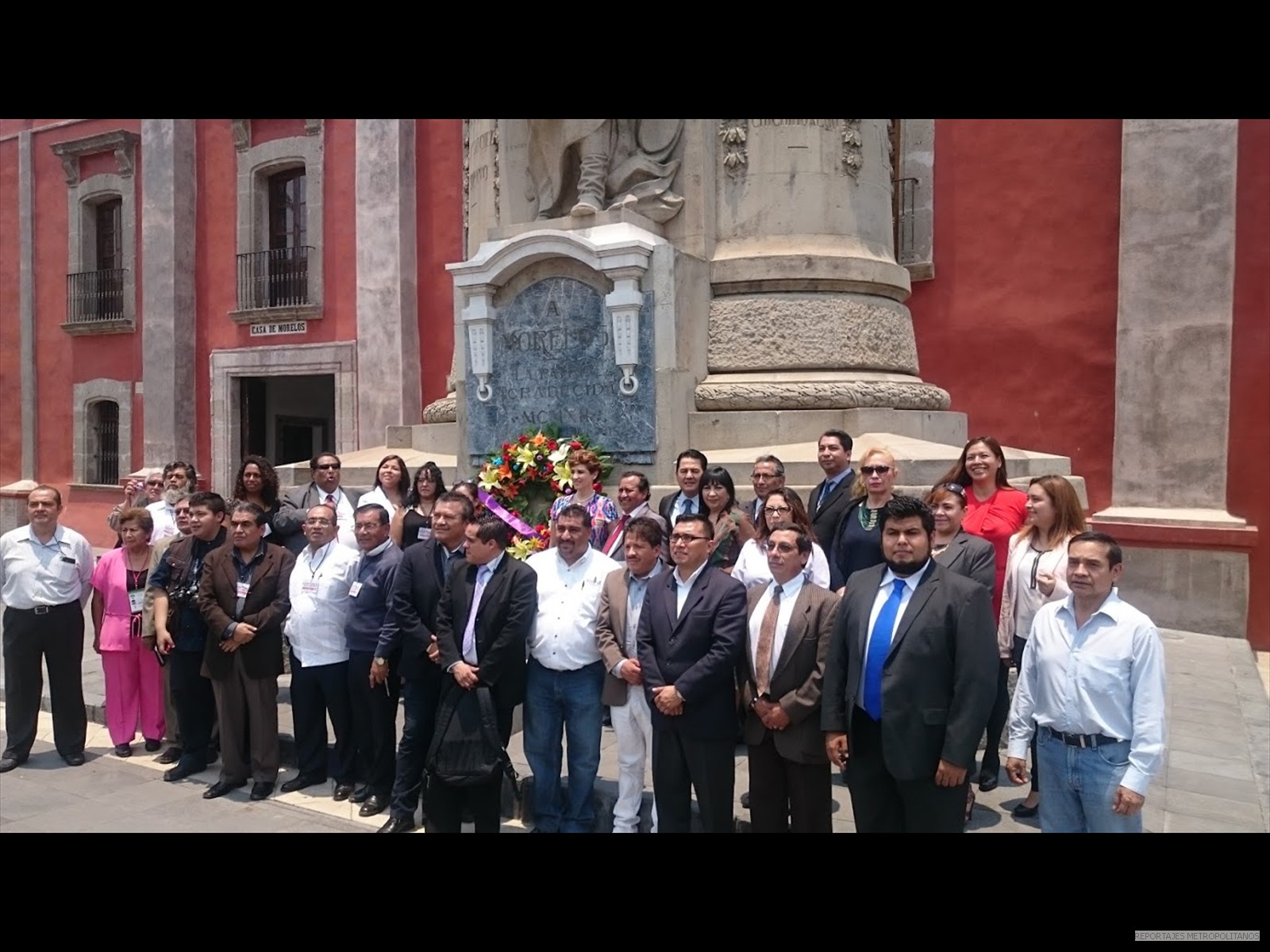 Periodistas mexicanos rinden honores a Morelos 