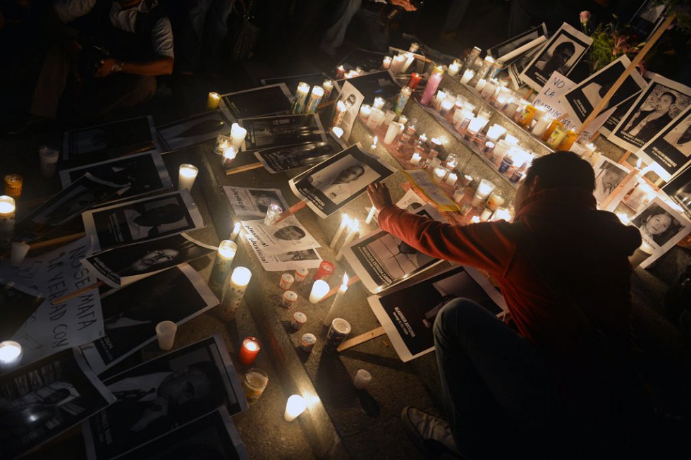 Ceremonia en memoria de los periodistas asesinados en México, el 5 de mayo de 2012  (AFP / Yuri Cortez)